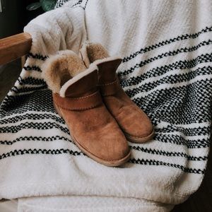 Ugg MCKAY booties